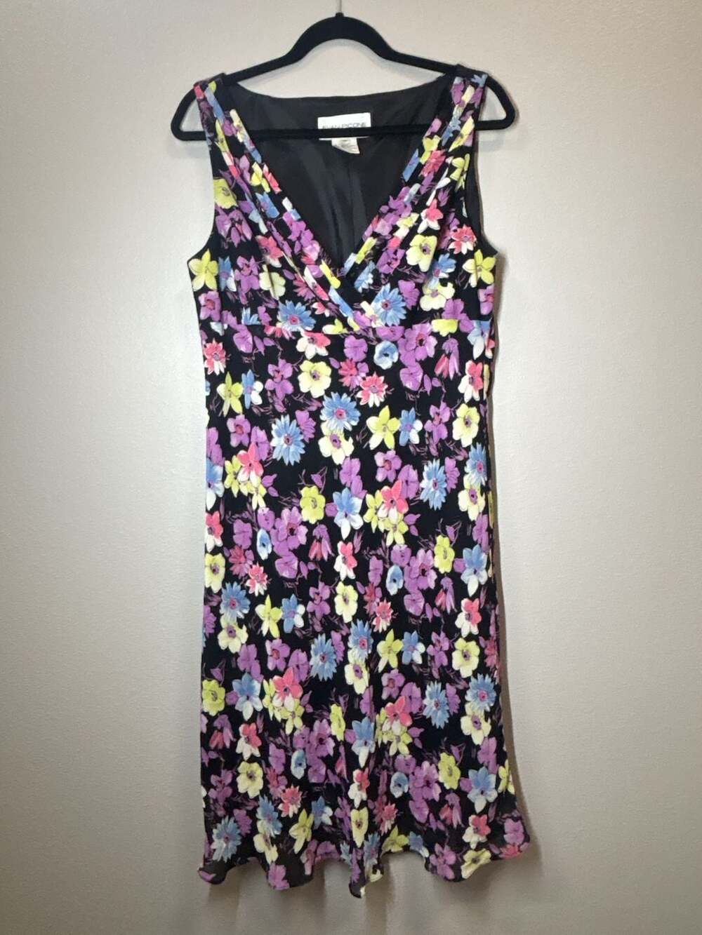 Evan-Picone Dress Size 16 Black Multicolor Floral V-Neck Sleeveless Rayon Midi D